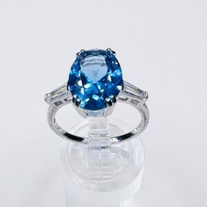 Elegant Sterling Silver and Blue Sapphire Gemstone Ring